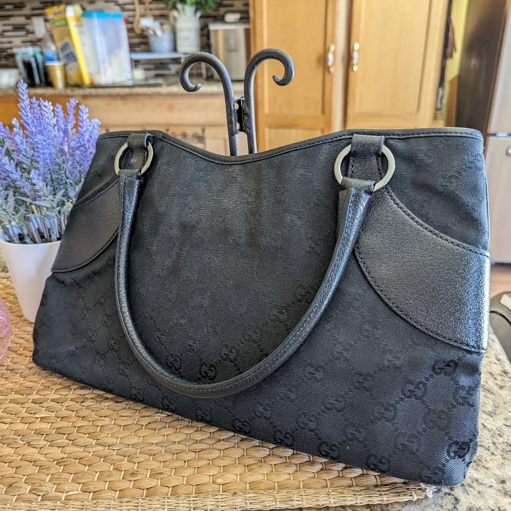 Gucci Bag.  Authentic